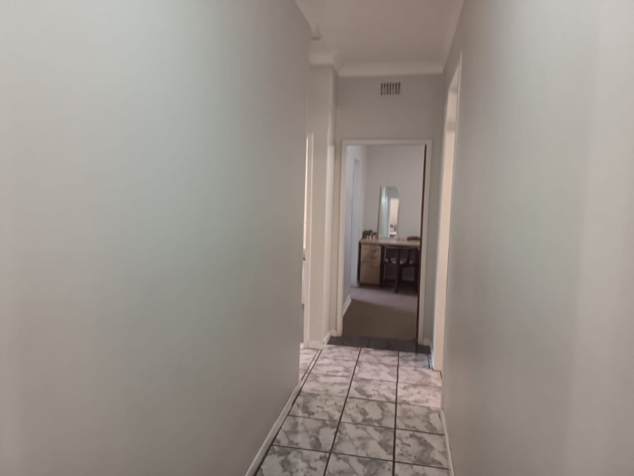 4 Bedroom Property for Sale in Heuwelsig Northern Cape